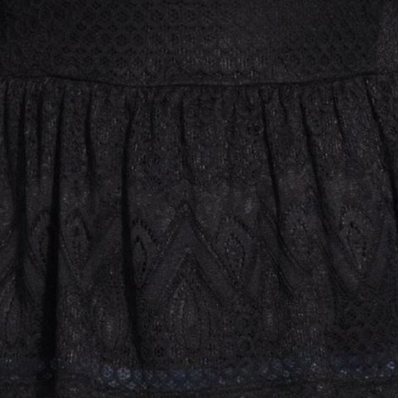 22/XL Cascade Lace Top in Black - Picture 5 of 7